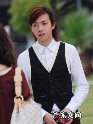 电影八佰演员表全部演员名单 八佰主演演员表