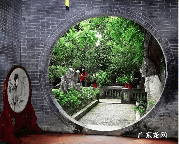 瓦房屋脊有讲究 民间风水屋脊立柱