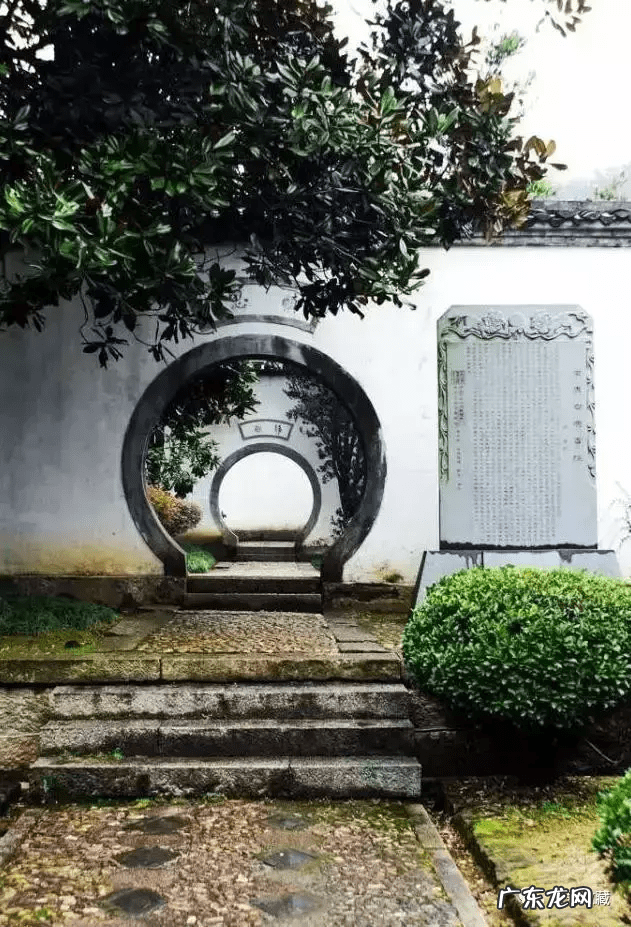 瓦房屋脊有讲究 民间风水屋脊立柱