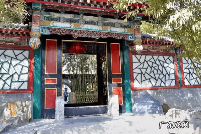 瓦房屋脊有讲究 民间风水屋脊立柱