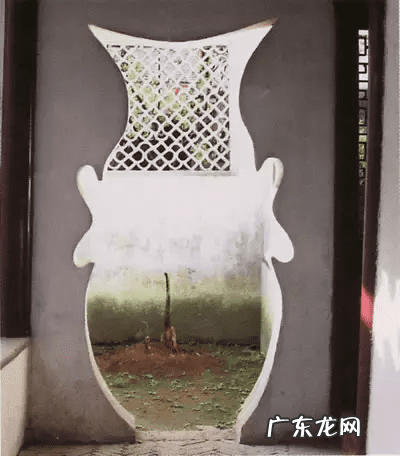 瓦房屋脊有讲究 民间风水屋脊立柱