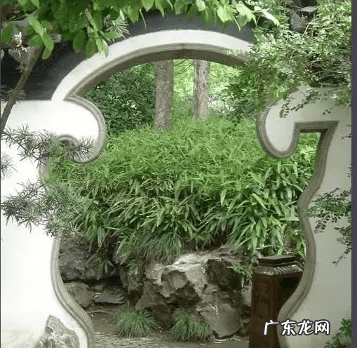 瓦房屋脊有讲究 民间风水屋脊立柱