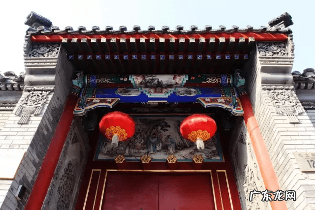 瓦房屋脊有讲究 民间风水屋脊立柱