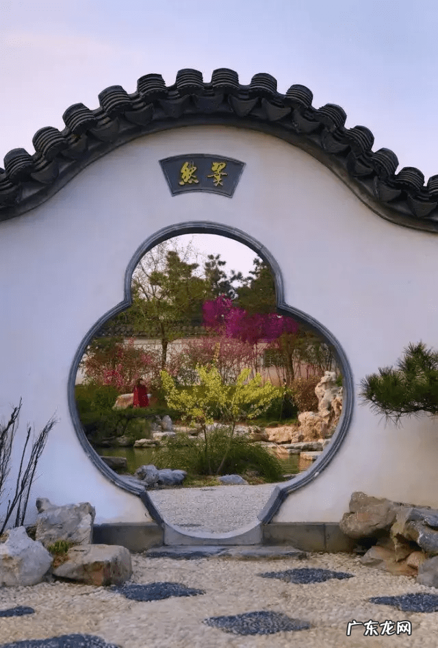 瓦房屋脊有讲究 民间风水屋脊立柱