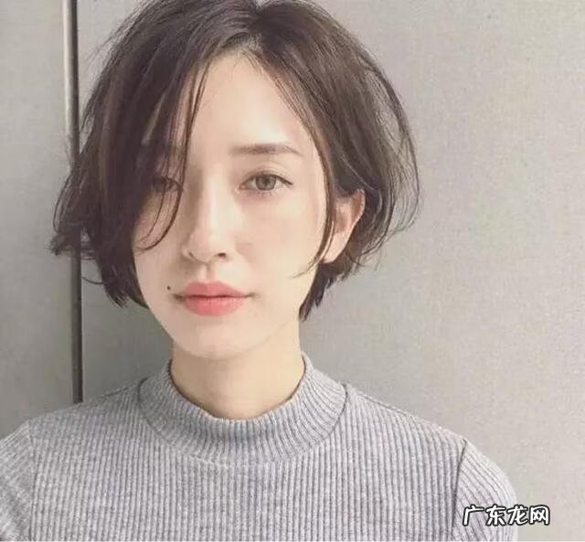 脸长又宽适合什么发型 大宽脸型适合什么发型