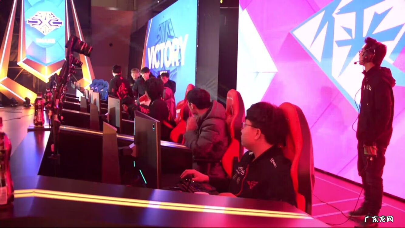 omg50血翻盘解说都有谁 OMG50血翻盘