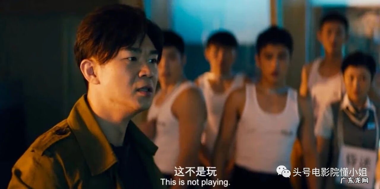 劫匪抢劫银行 严谨扮演银行劫匪