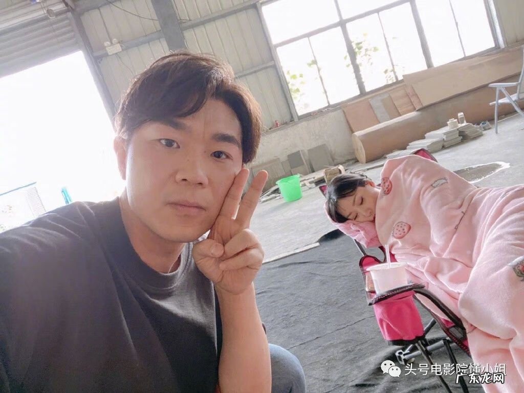 劫匪抢劫银行 严谨扮演银行劫匪