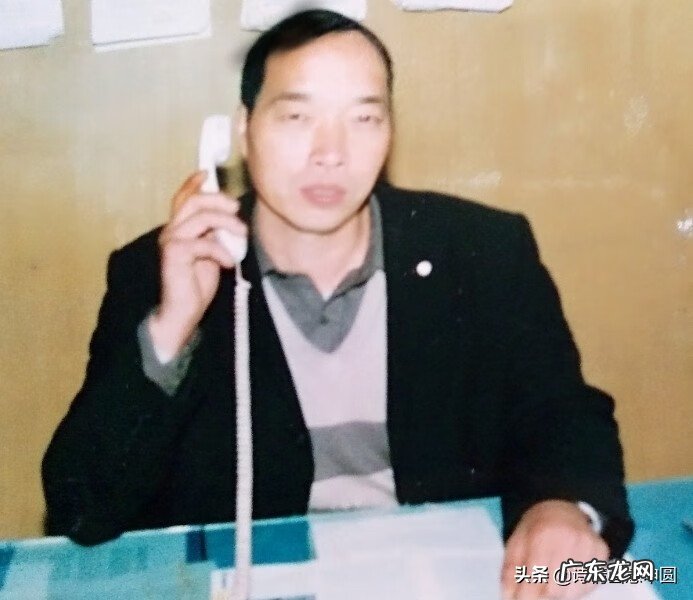 雨打浮萍什么意思 雨打浮萍图片欣赏