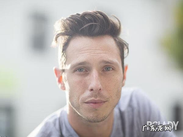 男生方脸好看的发型 男生方脸发型图片