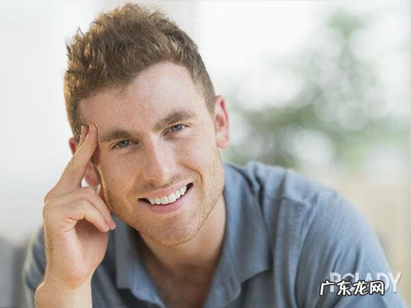 男生方脸好看的发型 男生方脸发型图片