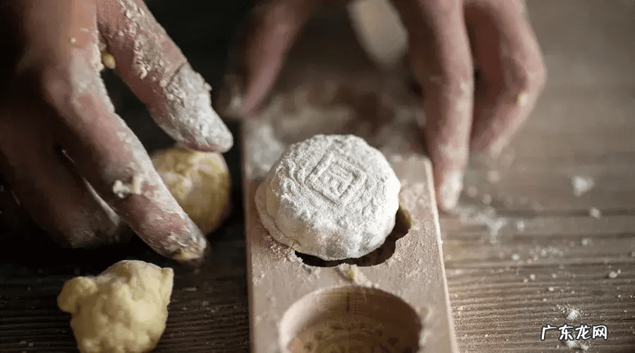 中秋节为什么吃月饼?代表什么? 中秋节为什么要吃月饼