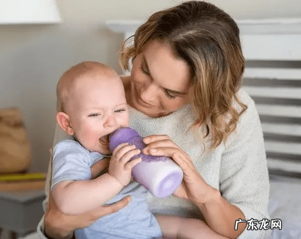 娃娃不吃奶瓶有什么办法 两个月宝宝不吃奶瓶怎么办