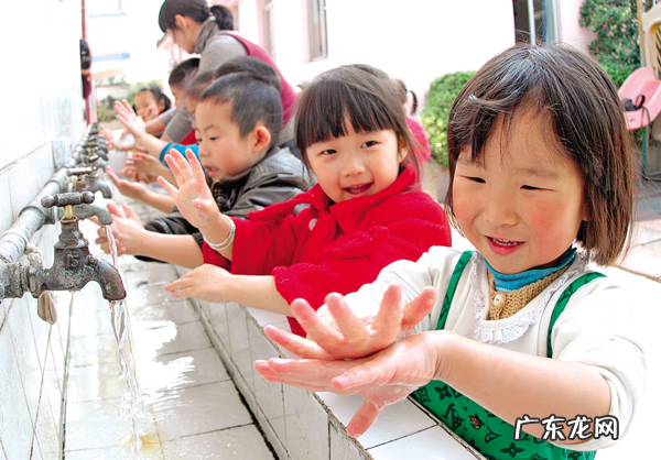 手足口病最早症状表现 手足口病症状初期症状图片