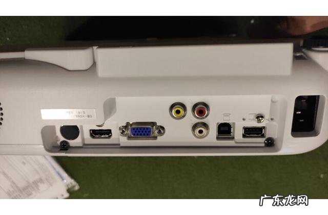 迷你投影仪怎么连接手机 投影仪怎么连hdmi