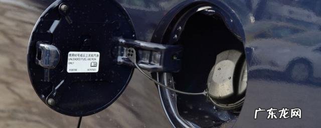 2017款gl8加油开关在哪个位置 Gl8是一款什么车型