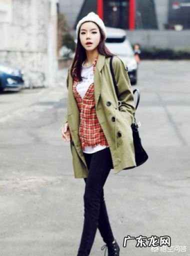 怎样搭有帽子的风衣？