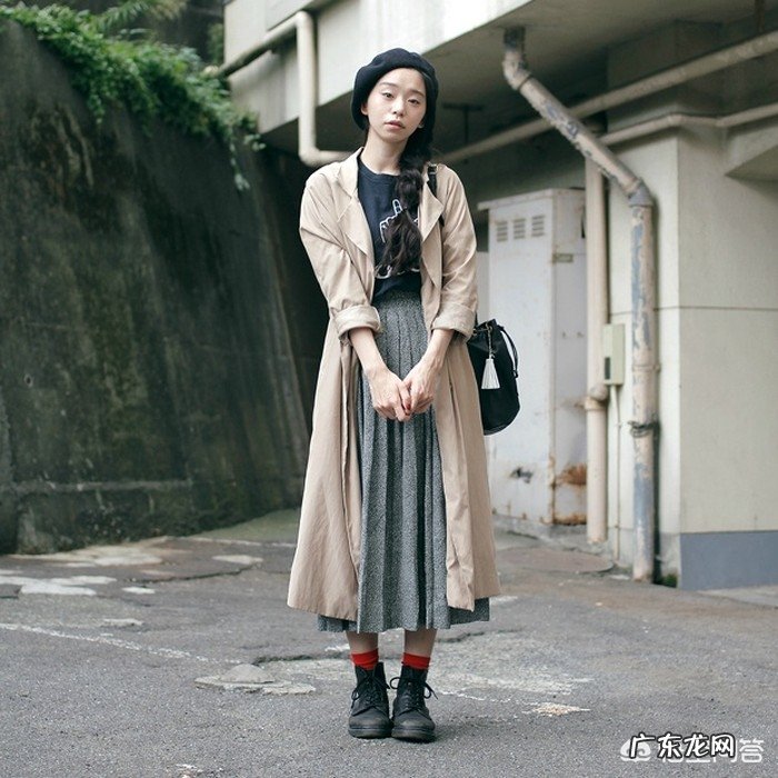 怎样搭有帽子的风衣？