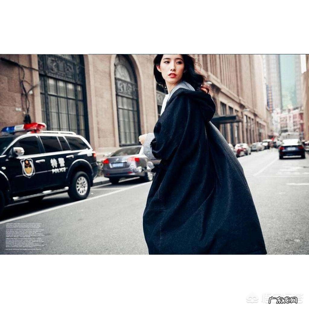 怎样搭有帽子的风衣？