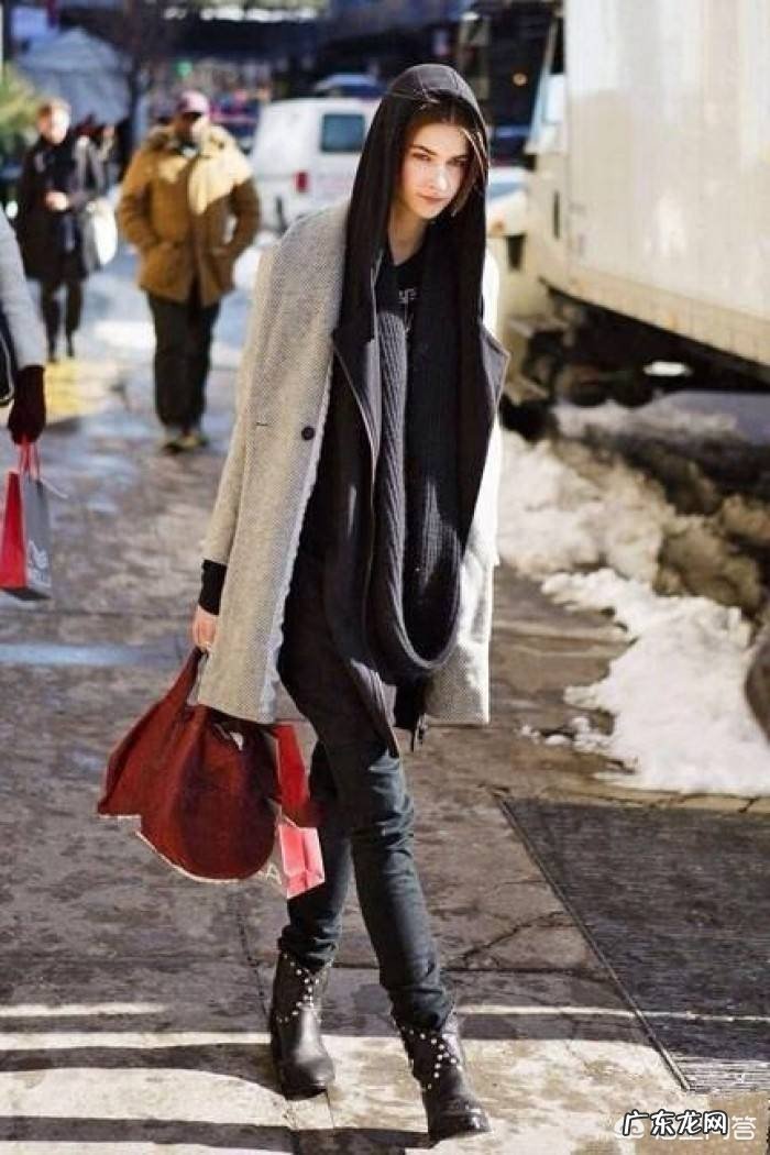 怎样搭有帽子的风衣？