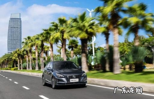 一辆汽车每小时行驶多少千米 自行车每小时行驶多少千米