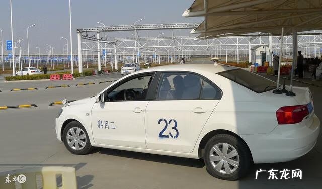 如何快速学会开车技巧 学开车有啥技巧