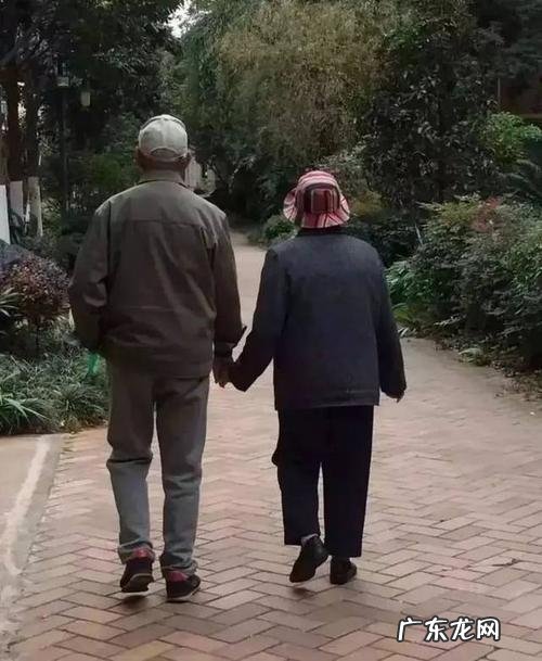 七十多岁的人找老伴，是结婚好还是不结婚好？