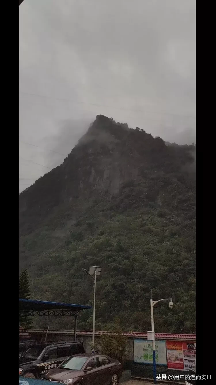 大家都经历过什么，或者有离奇古怪的故事，鬼故事，能发出来看看吗？