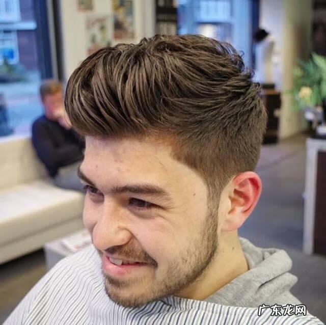 胖脸型适合什么样的发型 胖脸适合啥发型