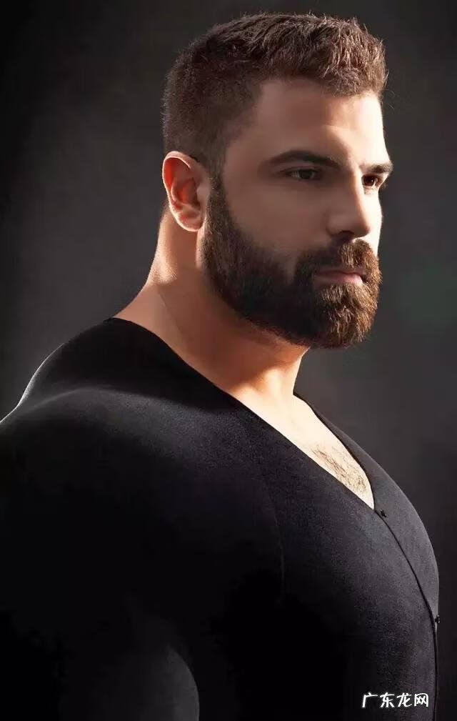 胖脸型适合什么样的发型 胖脸适合啥发型