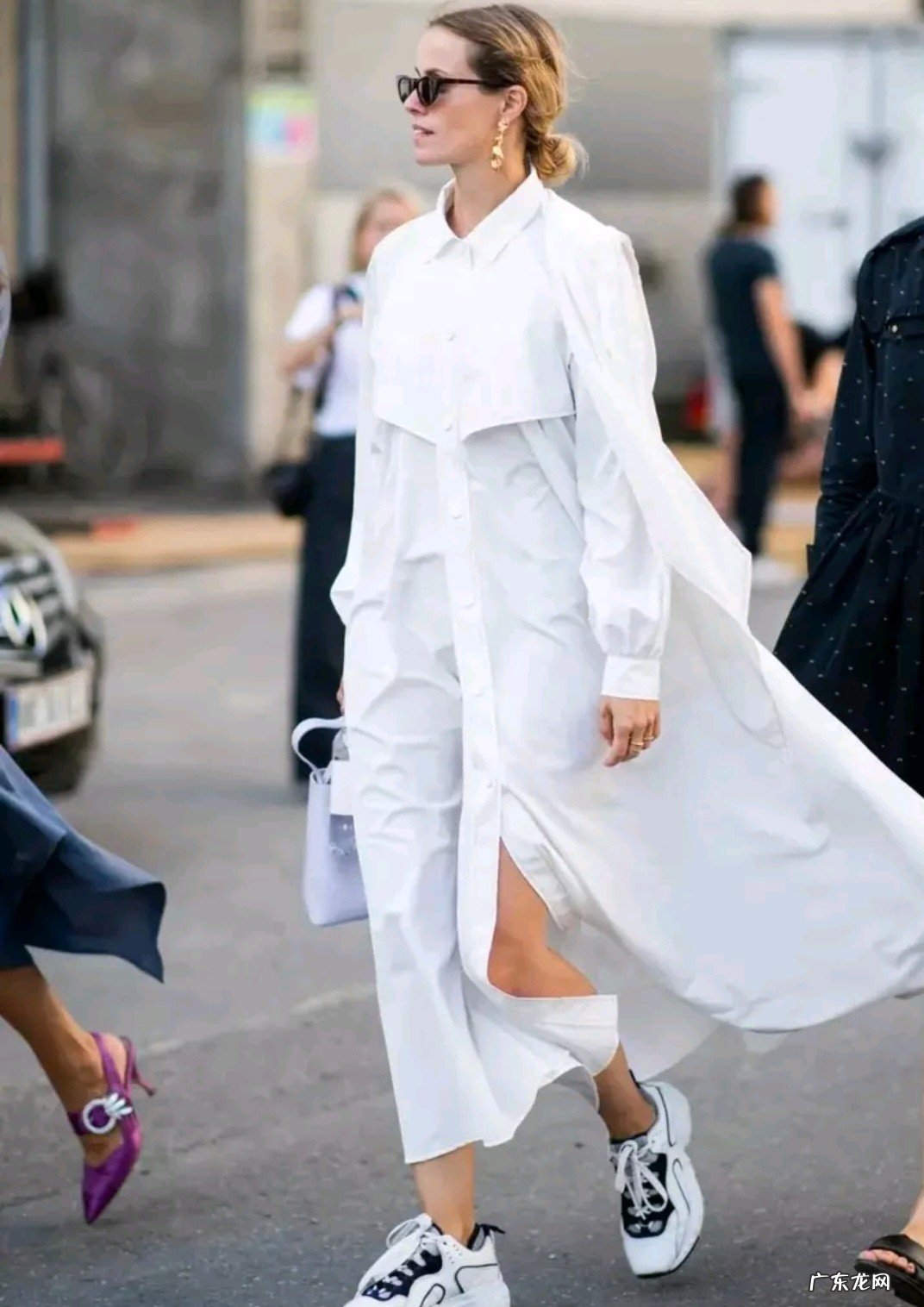 初夏如何搭配衬衫裙,有哪些时髦又实用的穿法?