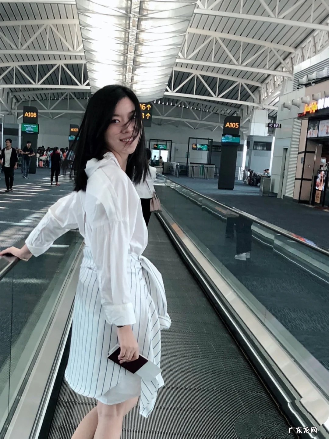 初夏如何搭配衬衫裙，有哪些时髦又实用的穿法？