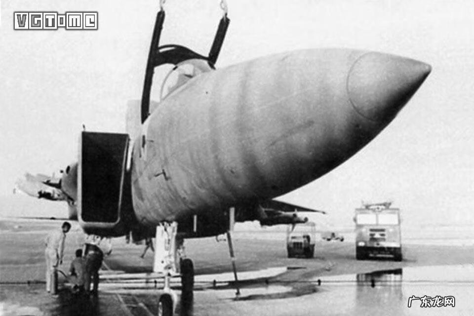 锁定现代空战 锁定现代空战怎么操作