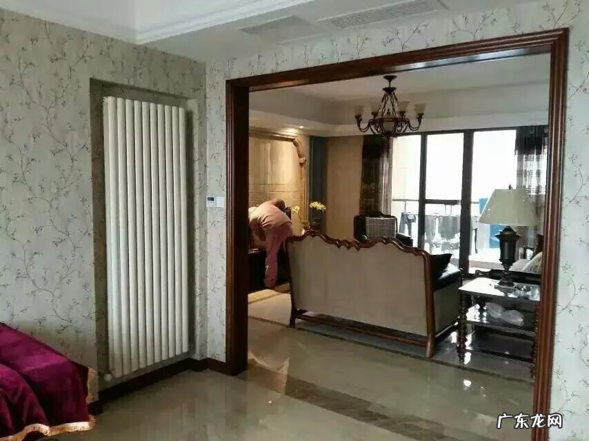 暖气片安装在床头好吗 床头可以靠着暖气片吗