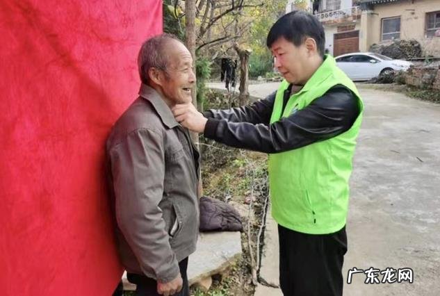 家中老人的遗像,去世多年了,应该放在哪里好呢?