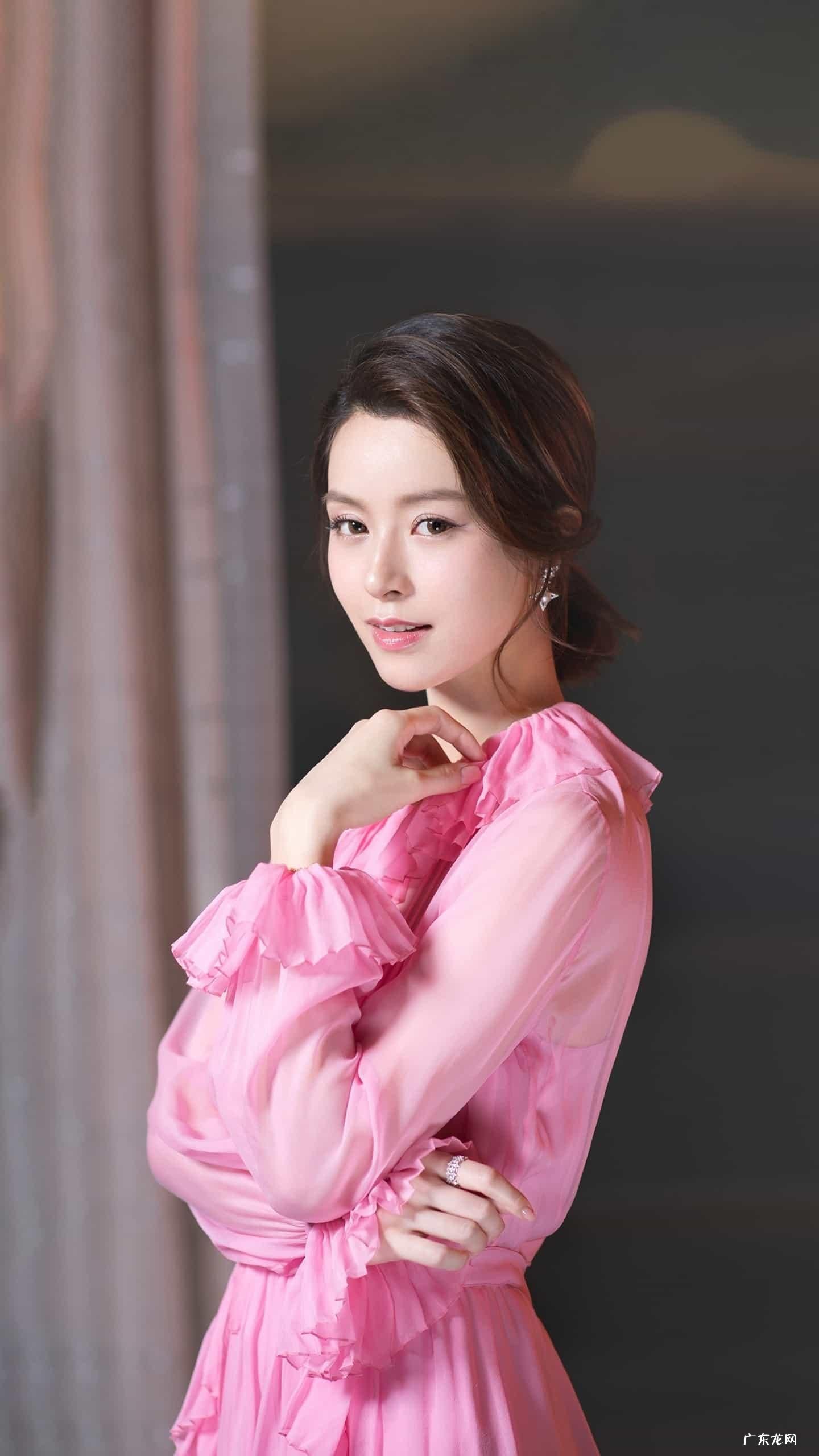 怎么和女孩子聊天，怎么找话题？