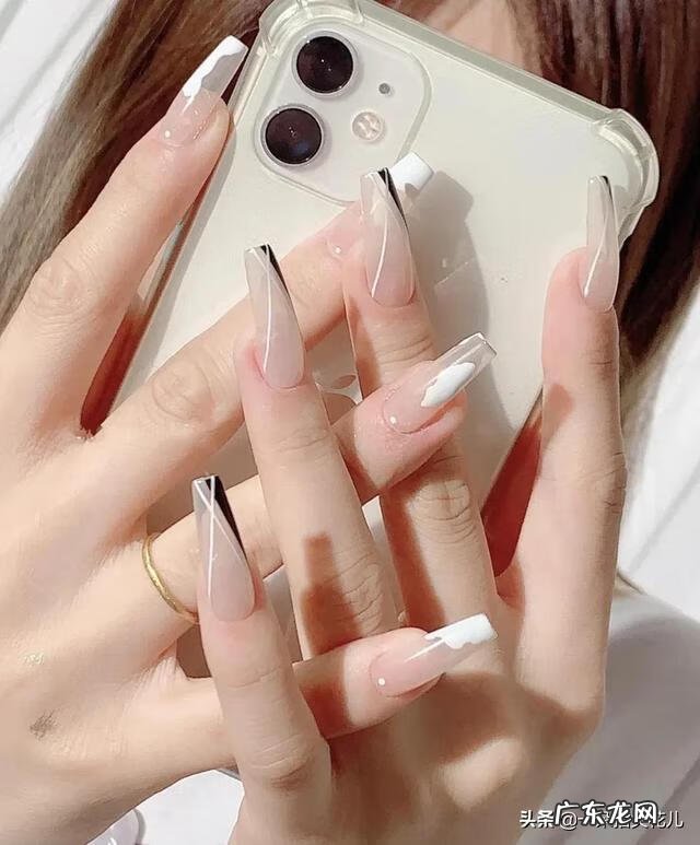 最简单的美甲图案 简单美甲图案大全