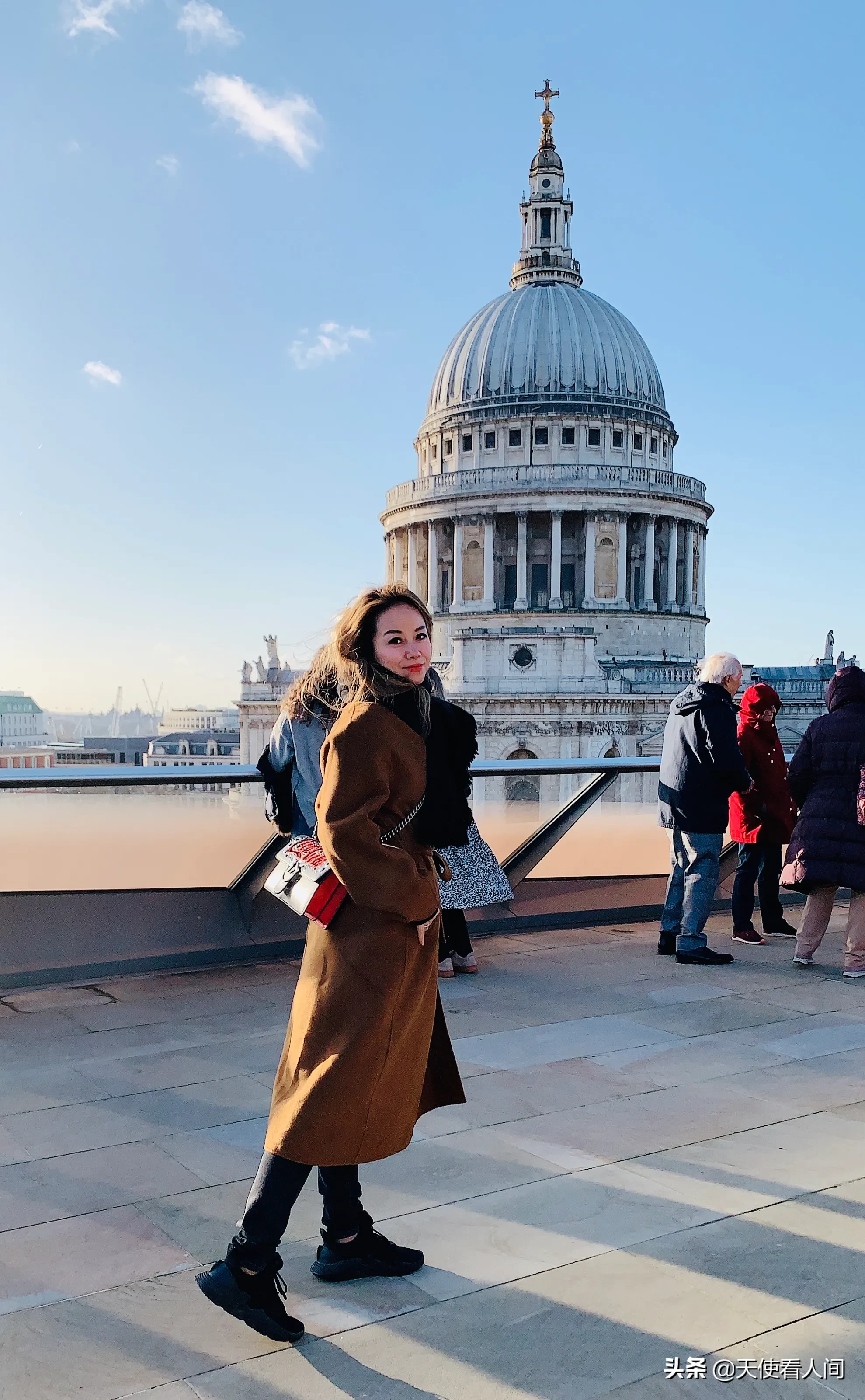 女生怎么搭配出英伦风?