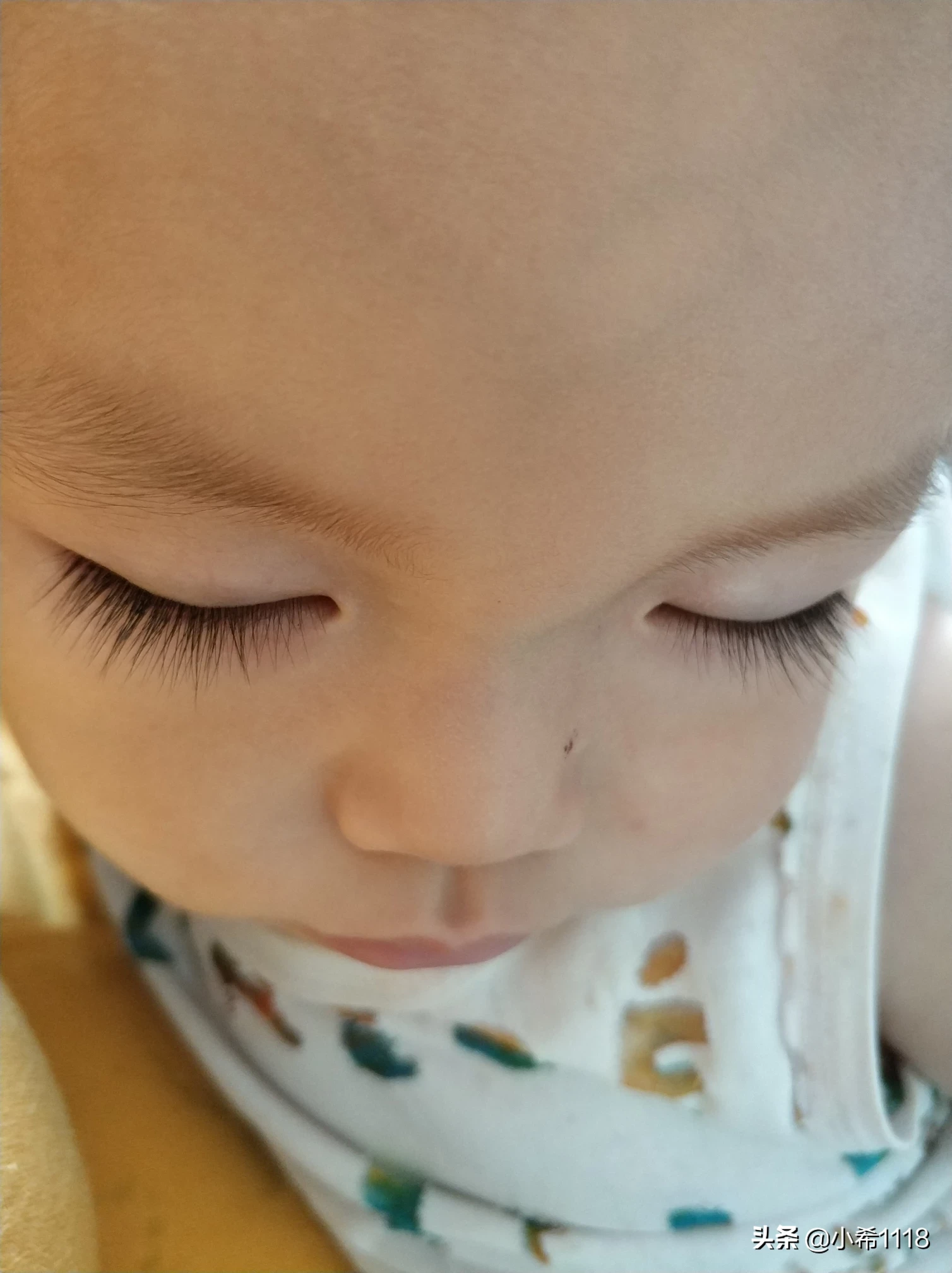 刚出生的小宝宝可以拍照片吗?