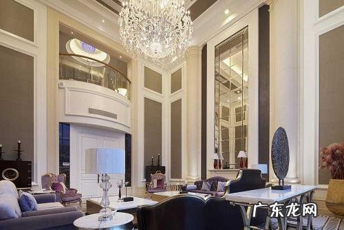 商场门口的柱子叫什么 商场边柜有柱子风水怎么看