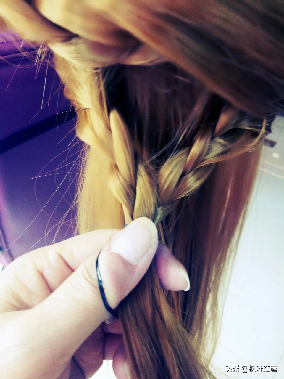 头发长又多,夏天怎么扎都觉得好热,又不舍得剪,有没有简单的盘发可以教教我?