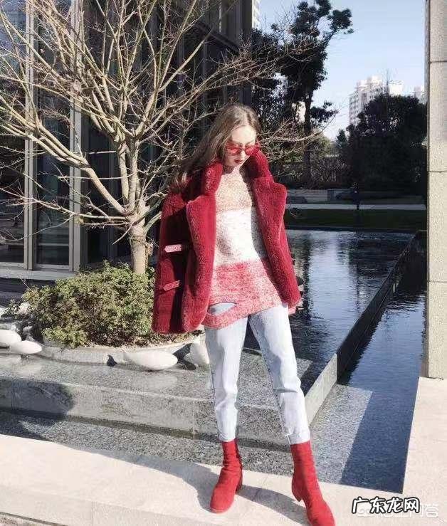 如何搭配红色大衣才不会显得俗气还好看呢?