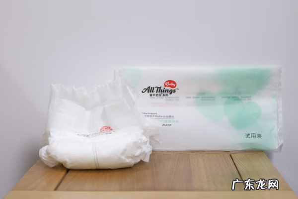 婴儿纸尿片怎么固定 婴儿纸尿片图片