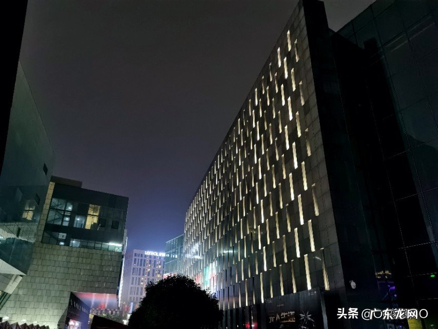 喜欢拿着手机一路随拍,记录沿途美景让人沉醉的那一刻…如果你也喜欢能一起分享下吗?