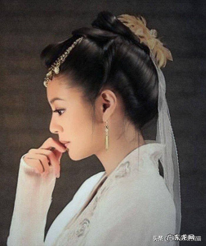 安以轩后期为什么不火了？