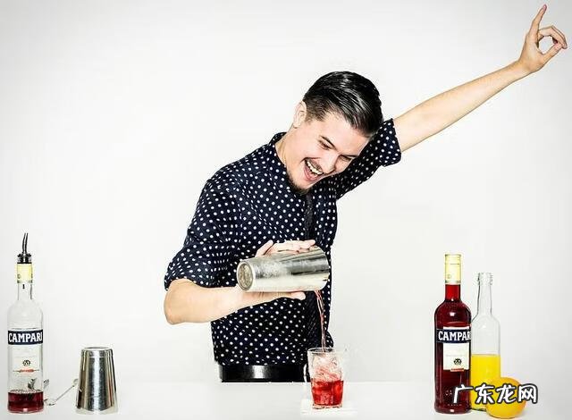 花式调酒4套基本动作 先生的花式调酒