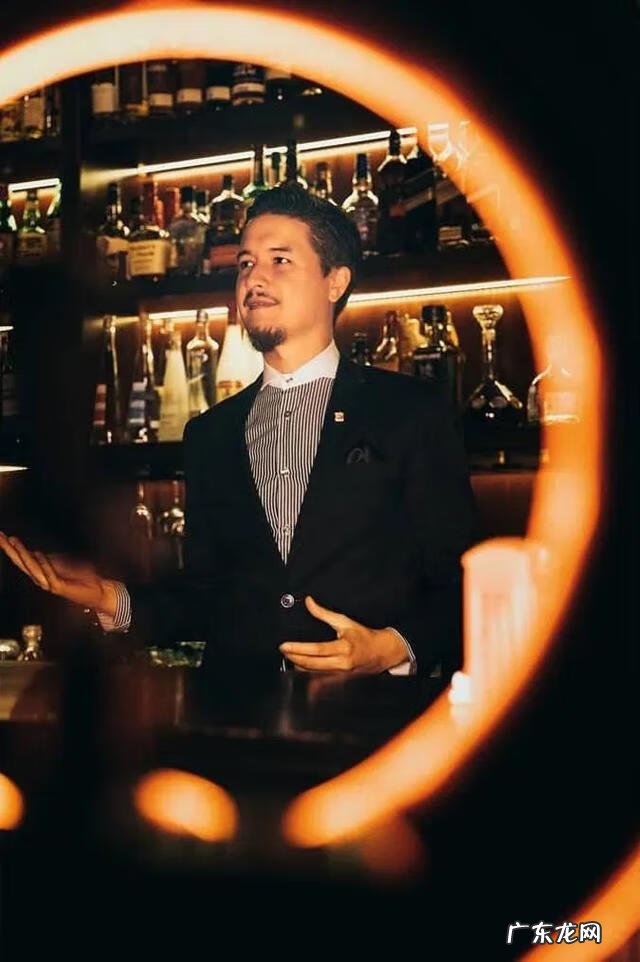 花式调酒4套基本动作 先生的花式调酒