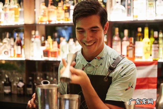 花式调酒4套基本动作 先生的花式调酒