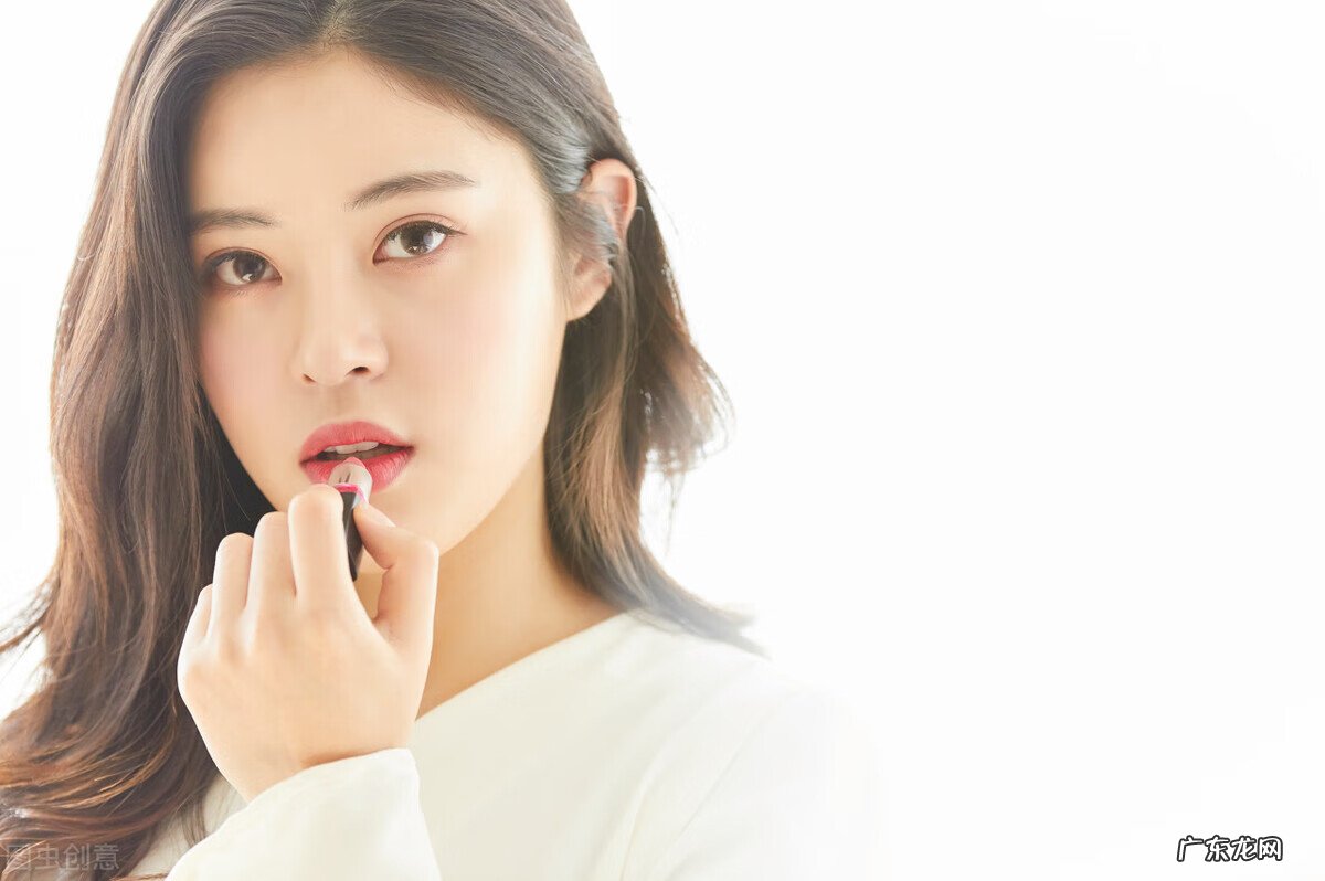 有的女生稍微打扮就很漂亮 女生打扮是给谁看的