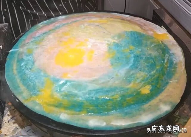 彩虹卷饼的做法 彩虹煎饼果子好吃嘛